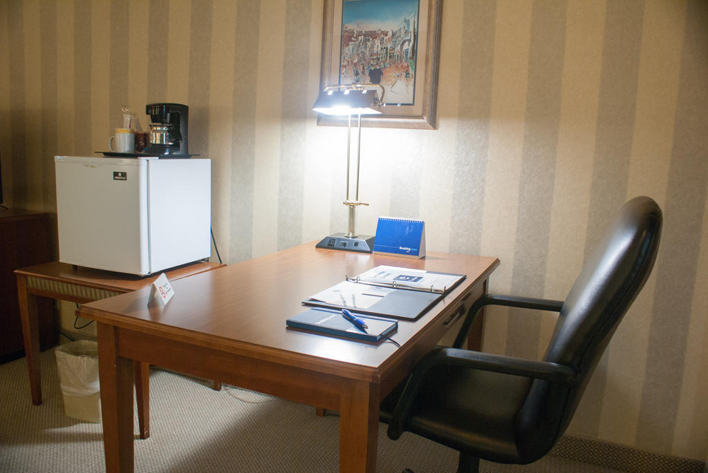 Clarion Hotel & Casino Las Vegas Room photo
